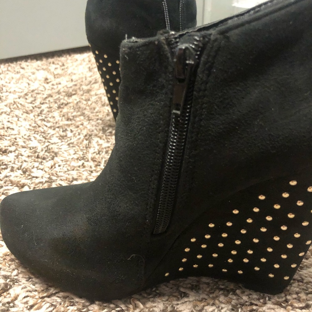 Woman’s booties - Picture 3 of 4